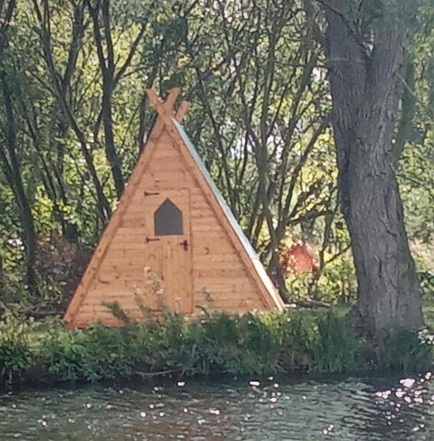 "George'S" Lakeside Wooden Tipi Ξενοδοχείο Clare Εξωτερικό φωτογραφία