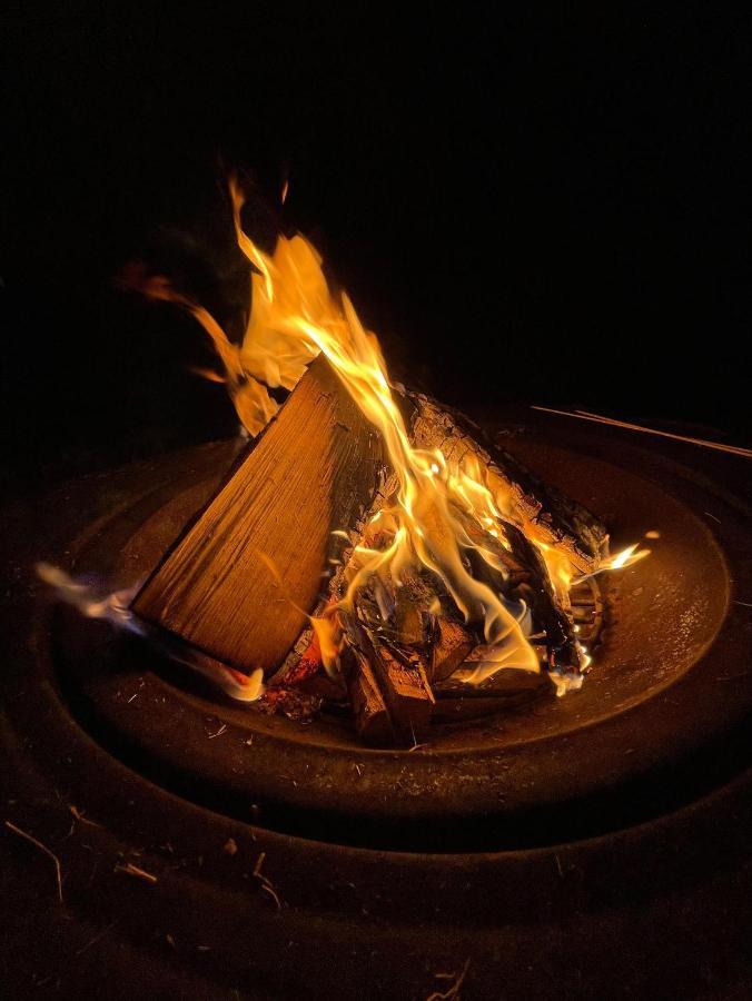 "George'S" Lakeside Wooden Tipi Ξενοδοχείο Clare Εξωτερικό φωτογραφία